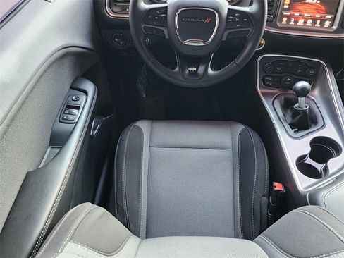 Used 2016 Dodge Challenger R/T image 11