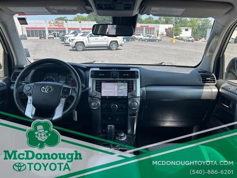 Used 2020 Toyota 4Runner SR5 AWD/4WD image 6