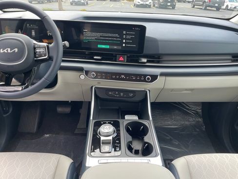 New 2026 Kia Carnival EX FWD image 11