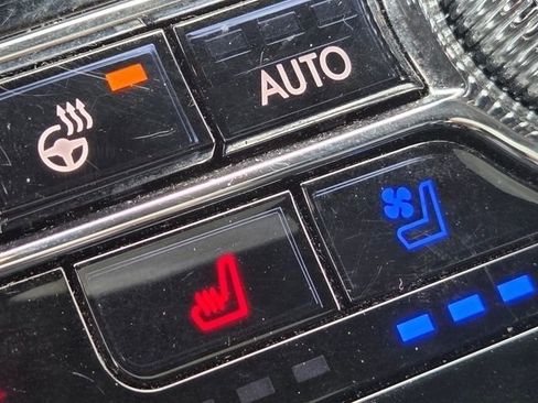 Used 2022 Lincoln Corsair AWD w/ Premium Package image 11