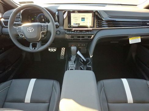 New 2026 Toyota Camry SE FWD image 11