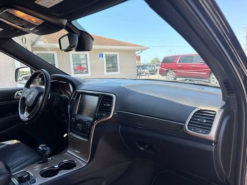 Used 2015 Jeep Grand Cherokee Overland AWD/4WD image 12