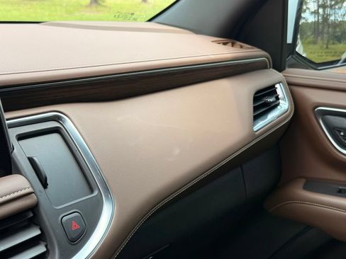 Used 2021 Chevrolet Tahoe High Country w/ Premium Package RWD image 19
