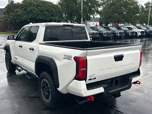 Used 2024 Toyota Tacoma TRD Off-Road w/ TRD Off Road Upgrade Package AWD/4WD image 6