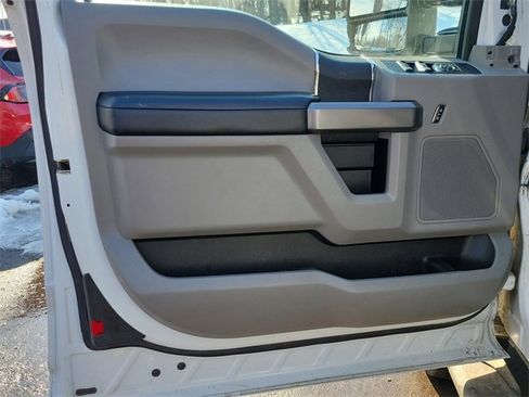 Used 2019 Ford F350 XLT image 6