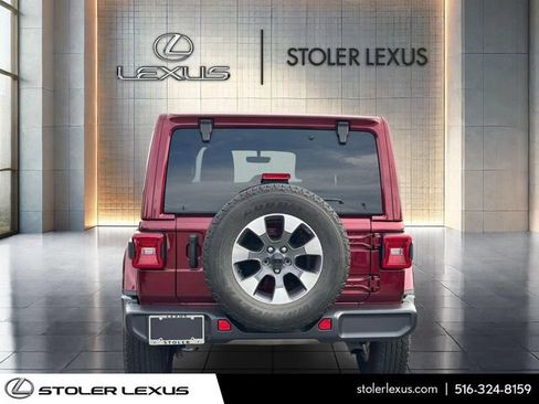 Used 2021 Jeep Wrangler Unlimited Sahara AWD/4WD image 3