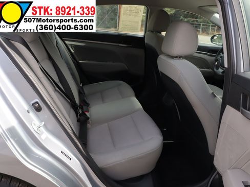 Used 2017 Hyundai Elantra SE image 14