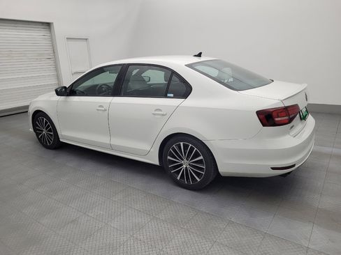 Used 2016 Volkswagen Jetta Sport image 3