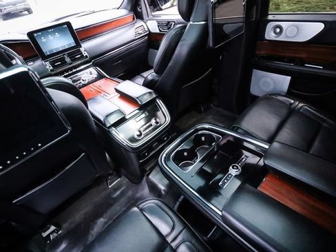 Used 2018 Lincoln Navigator Reserve w/ Technology Package AWD/4WD image 49
