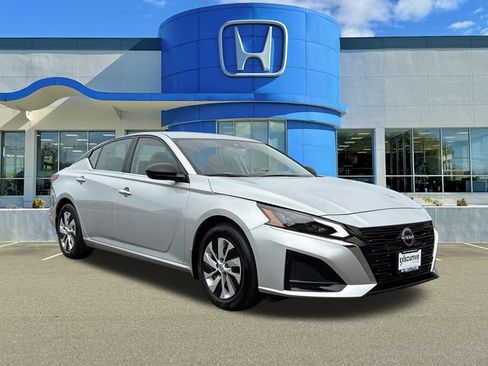 Used 2024 Nissan Altima 2.5 S FWD image 1