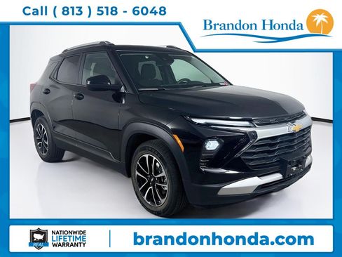 Used 2025 Chevrolet TrailBlazer LT FWD image 1