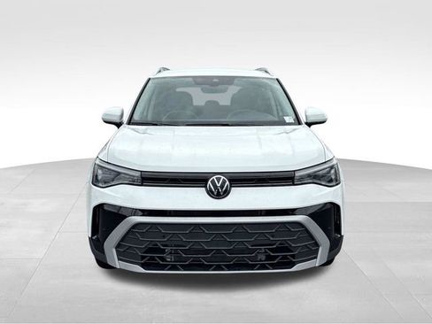 Used 2025 Volkswagen Taos SE FWD image 8