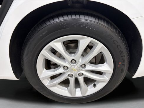 Used 2018 Chevrolet Malibu LT FWD image 7