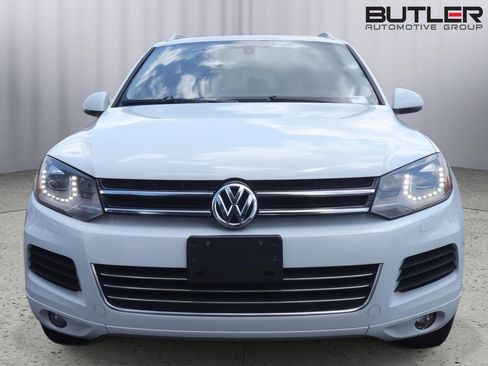 Used 2013 Volkswagen Touareg TDI AWD/4WD image 2