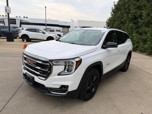 Used 2022 GMC Terrain AT4 AWD/4WD image 12
