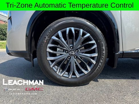 Used 2026 Nissan Rogue Platinum w/ Platinum Premium Package AWD/4WD image 3