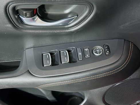 Used 2025 Honda HR-V Sport image 14