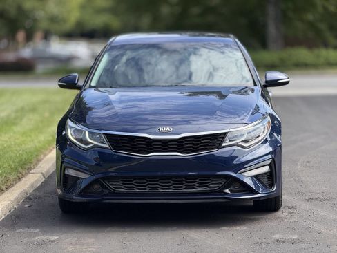 Used 2019 Kia Optima S image 4