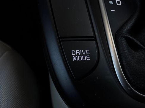 Used 2023 Kia Soul FWD image 23