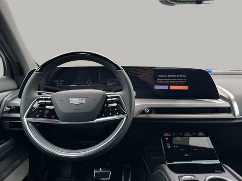 New 2026 Cadillac Vistiq Luxury w/ LPO, Floor Liner Package image 24