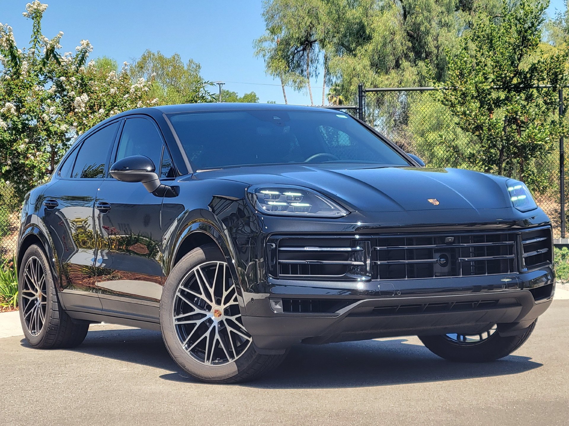 Certified 2026 Porsche Cayenne Coupe AWD/4WD image 9