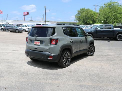 Used 2021 Jeep Renegade Latitude FWD image 5