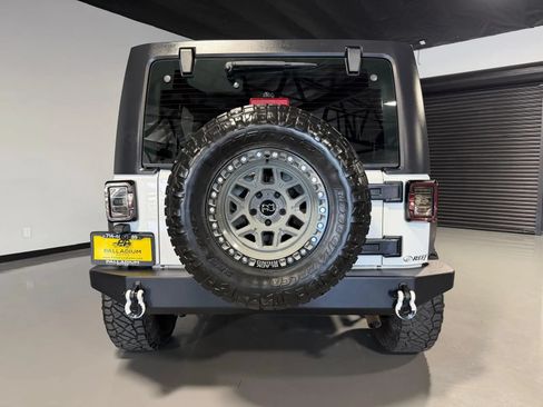 Used 2017 Jeep Wrangler Unlimited Sport w/ Connectivity Group AWD/4WD image 5