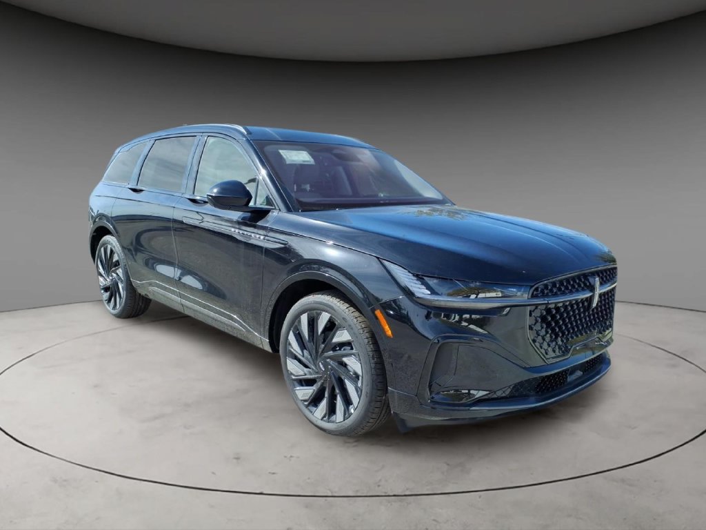 New 2026 Lincoln Nautilus Reserve w/ Jet Appearance Package AWD/4WD image 4
