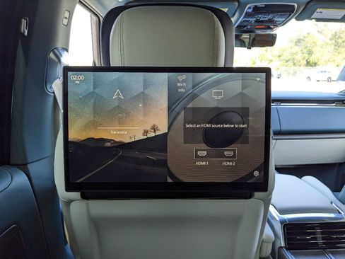 New 2025 Land Rover Range Rover SV image 20