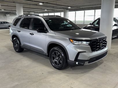 Used 2025 Honda Pilot TrailSport
