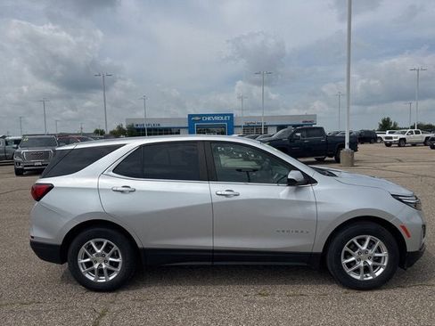 Certified 2022 Chevrolet Equinox LT image 2