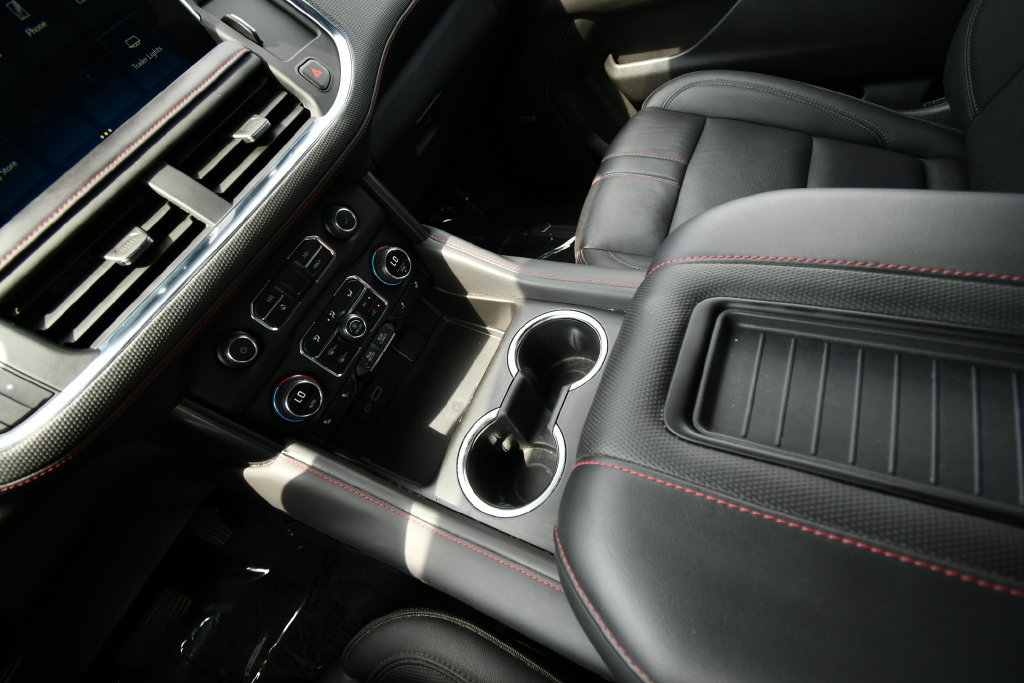 Used 2024 Chevrolet Suburban RST w/ Luxury Package AWD/4WD image 31