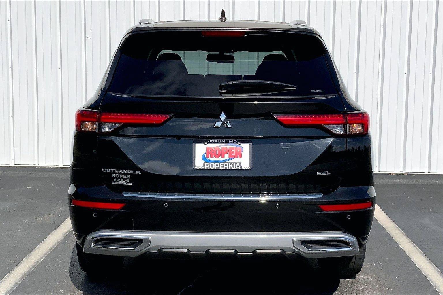 Used 2023 Mitsubishi Outlander SEL 40th Anniversary AWD/4WD image 3