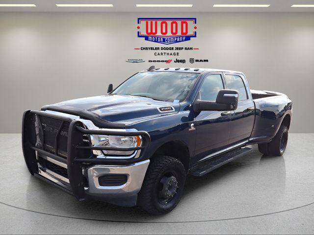 Used 2023 RAM 3500 Tradesman w/ Chrome Appearance Group AWD/4WD image 7