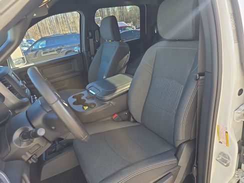 New 2024 RAM 2500 Tradesman w/ Chrome Appearance Group AWD/4WD image 16