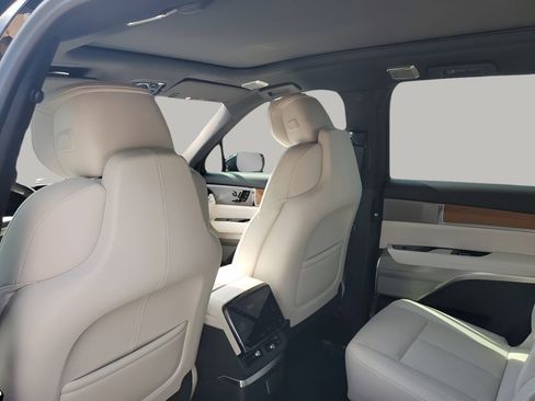 New 2026 Cadillac Vistiq Luxury image 18