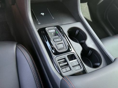 Used 2025 Honda Pilot TrailSport image 21