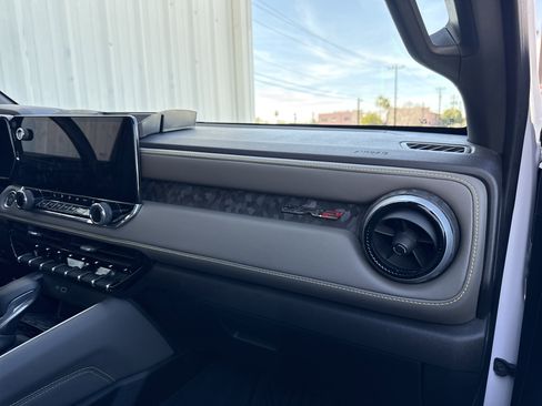 Used 2024 Chevrolet Colorado ZR2 w/ Technology Package image 54