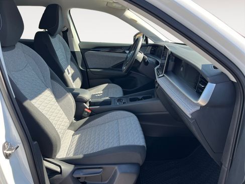 Certified 2025 Volkswagen Tiguan S image 19