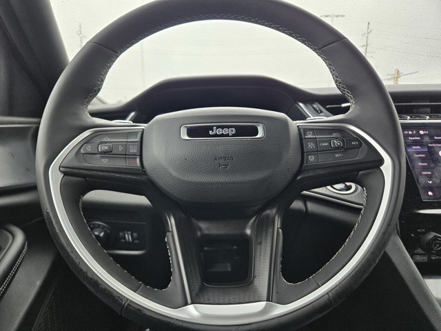 Used 2025 Jeep Grand Cherokee 4WD image 18