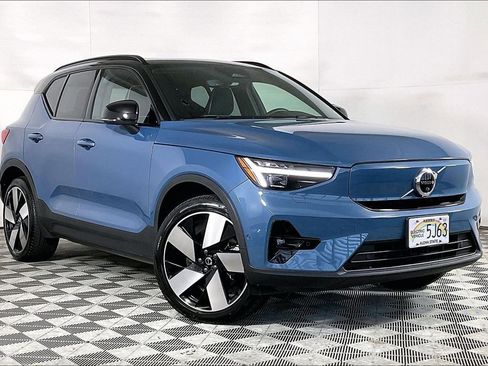 Used 2023 Volvo XC40 Recharge Ultimate w/ Protection Package Premier AWD/4WD image 12