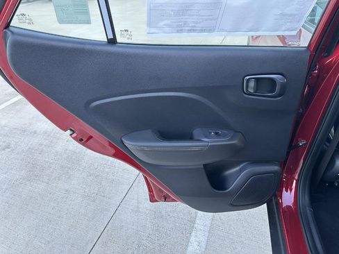 New 2025 Hyundai Venue Limited image 27