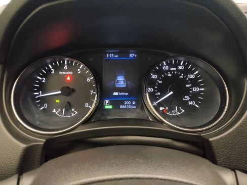 Used 2020 Nissan Rogue S FWD image 23