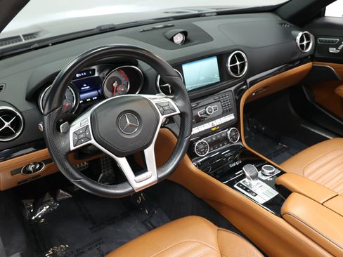 Used 2014 Mercedes-Benz SL 550 image 2