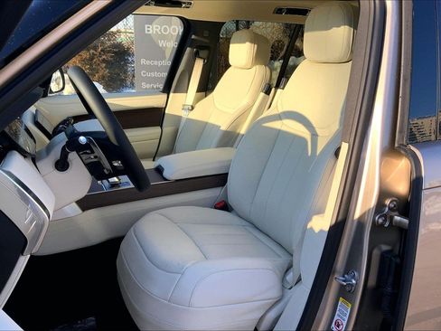 New 2026 Land Rover Range Rover SE image 9