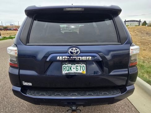 Used 2016 Toyota 4Runner SR5 Premium image 4