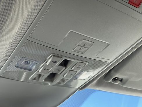 New 2025 Volkswagen Taos SE image 32