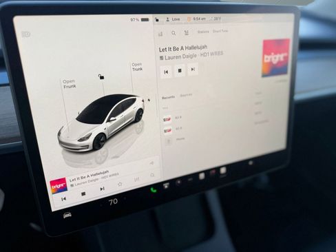 Used 2023 Tesla Model 3 Standard Range image 22