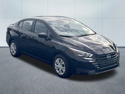 Certified 2025 Nissan Versa S image 3
