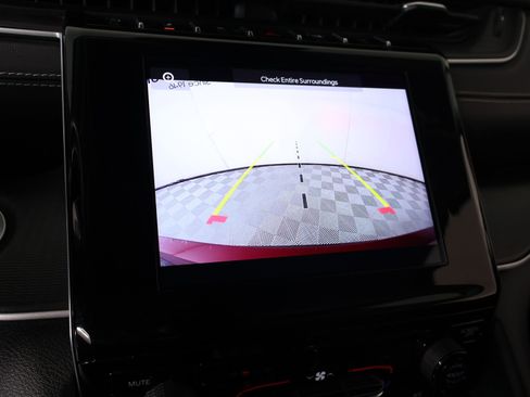 Used 2023 Jeep Grand Cherokee L Laredo image 6